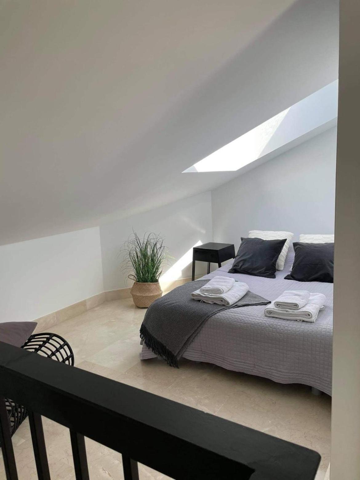 Penthouse With Sea Views In Marbella Apartment ภายนอก รูปภาพ